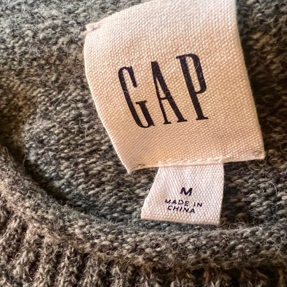2 GAP Sweaters Bundle - Gray - Picture 4 of 8